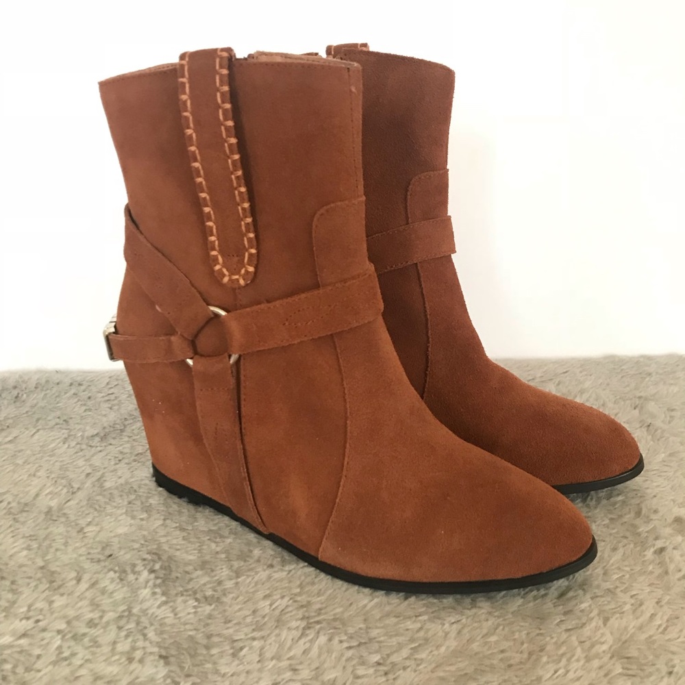 Catherine Malandrino Annora Wedge Booties Size: 9